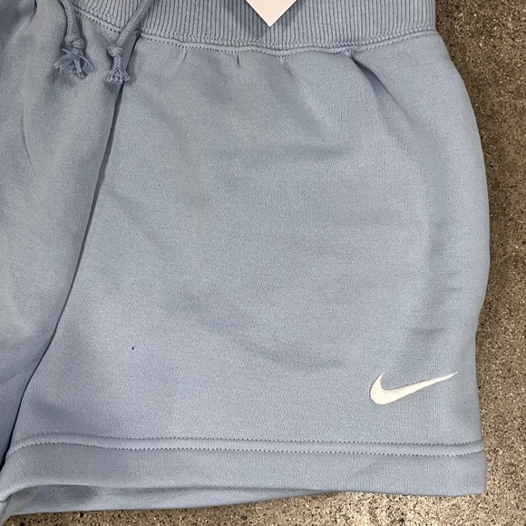 NWT Nike Loose Fit Sweatshorts Sz XS - Picture 2 of 9